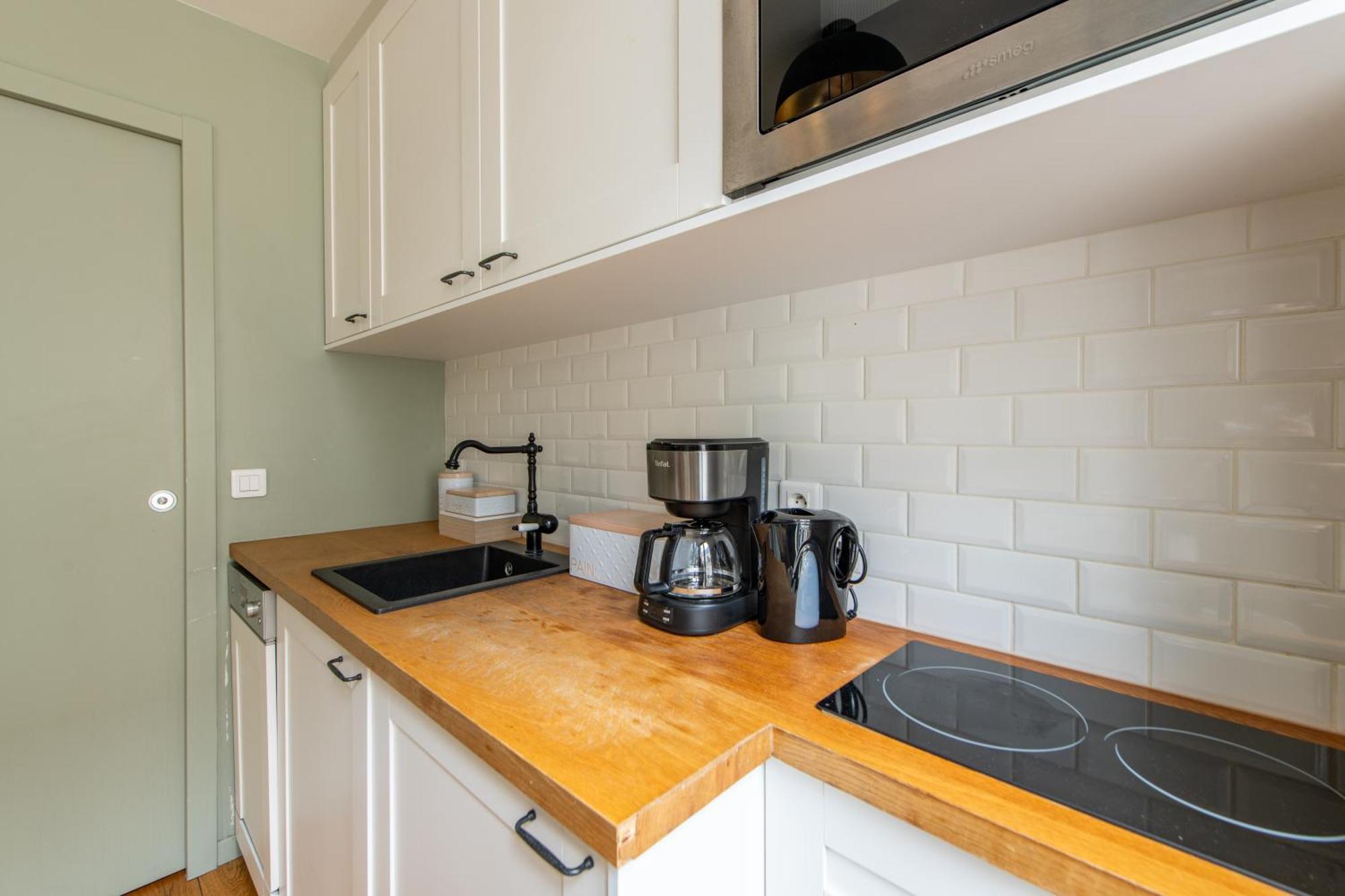 Modern Spacious Only 1 Minute Away From The Place De La Republique Appartement *