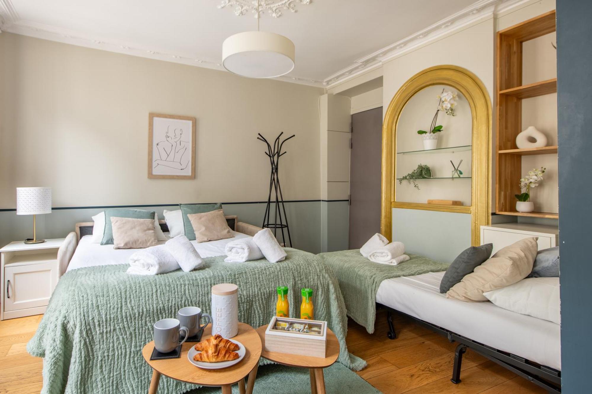 Modern Spacious Only 1 Minute Away From The Place De La Republique Appartement