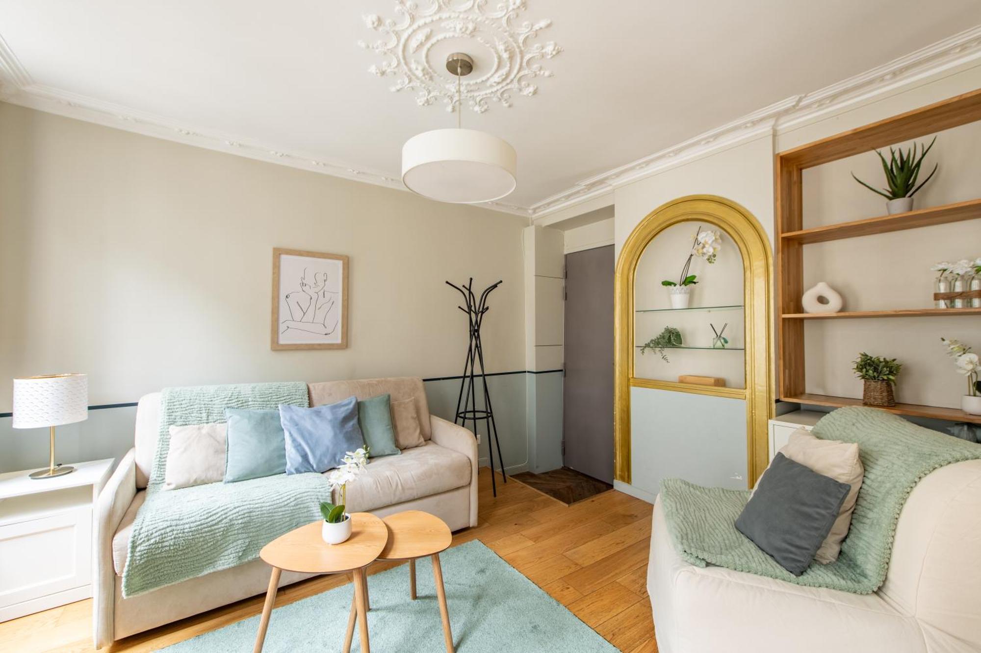Modern Spacious Only 1 Minute Away From The Place De La Republique Appartement